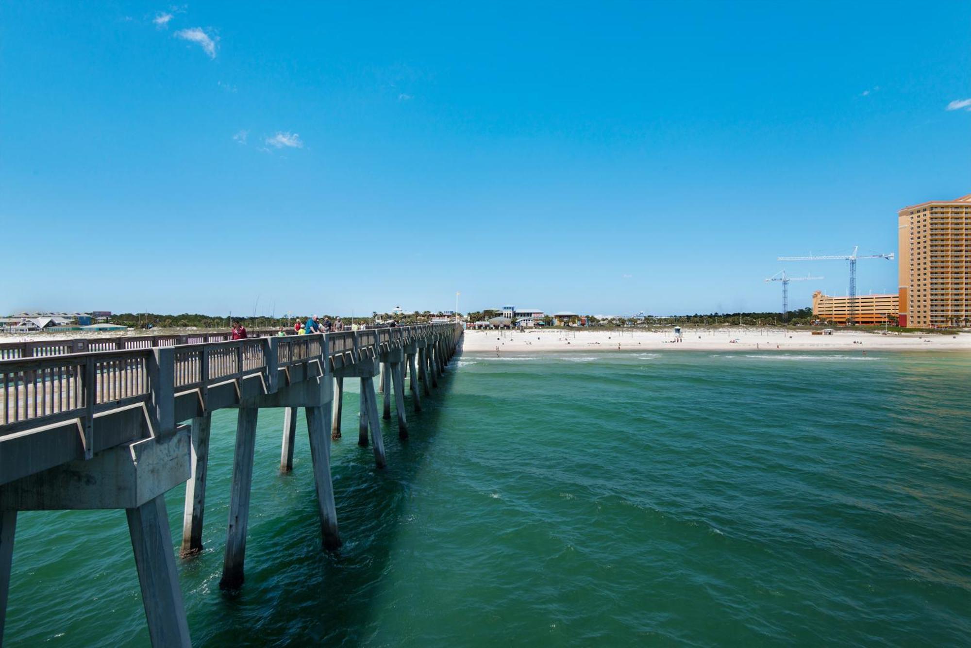 Gulf Front Living And Master Suite! Sleeps 8!
